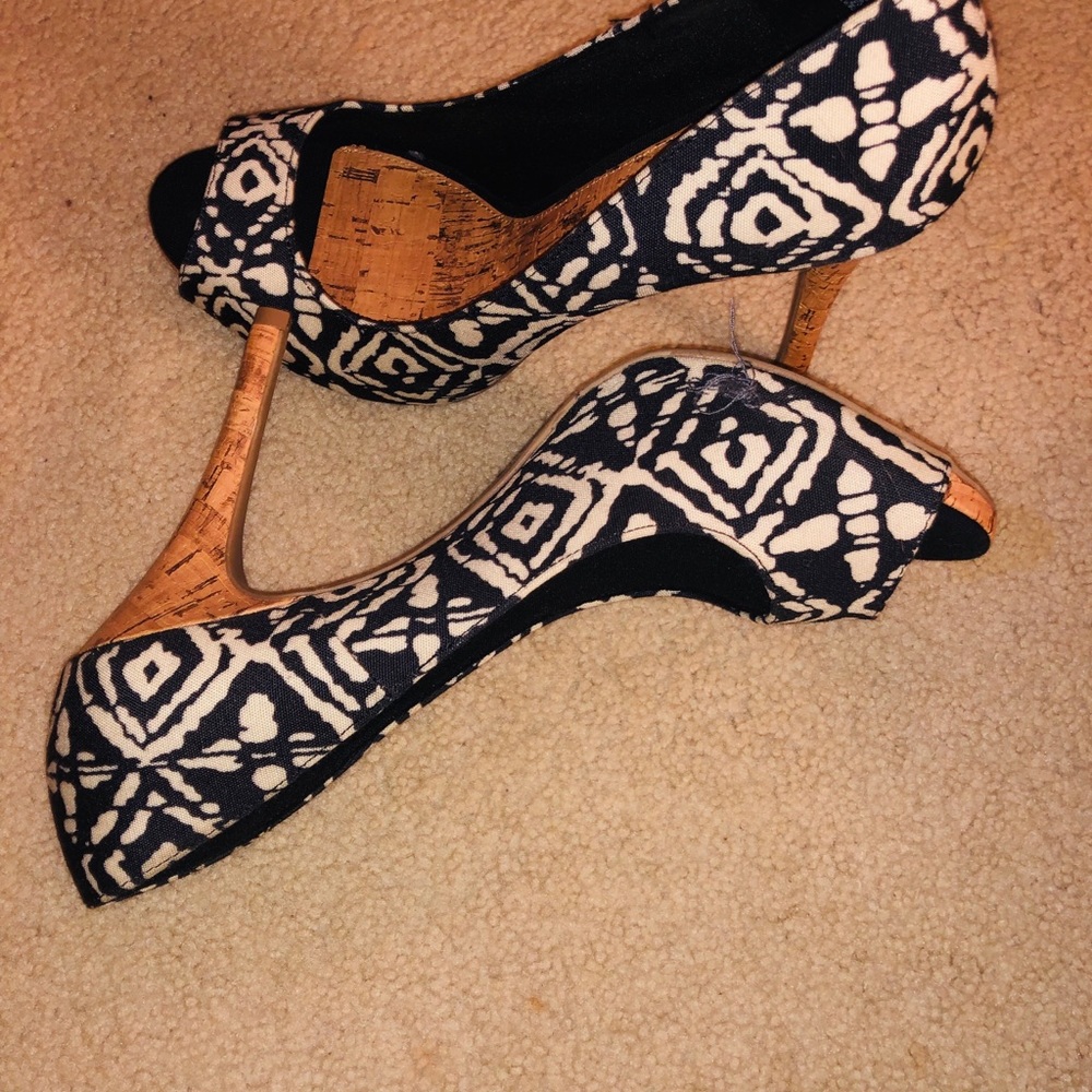 Barely worn white and black floral heels